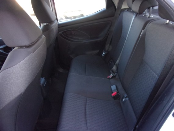 TOYOTA Yaris TOYOTA YARIS-018.jpg